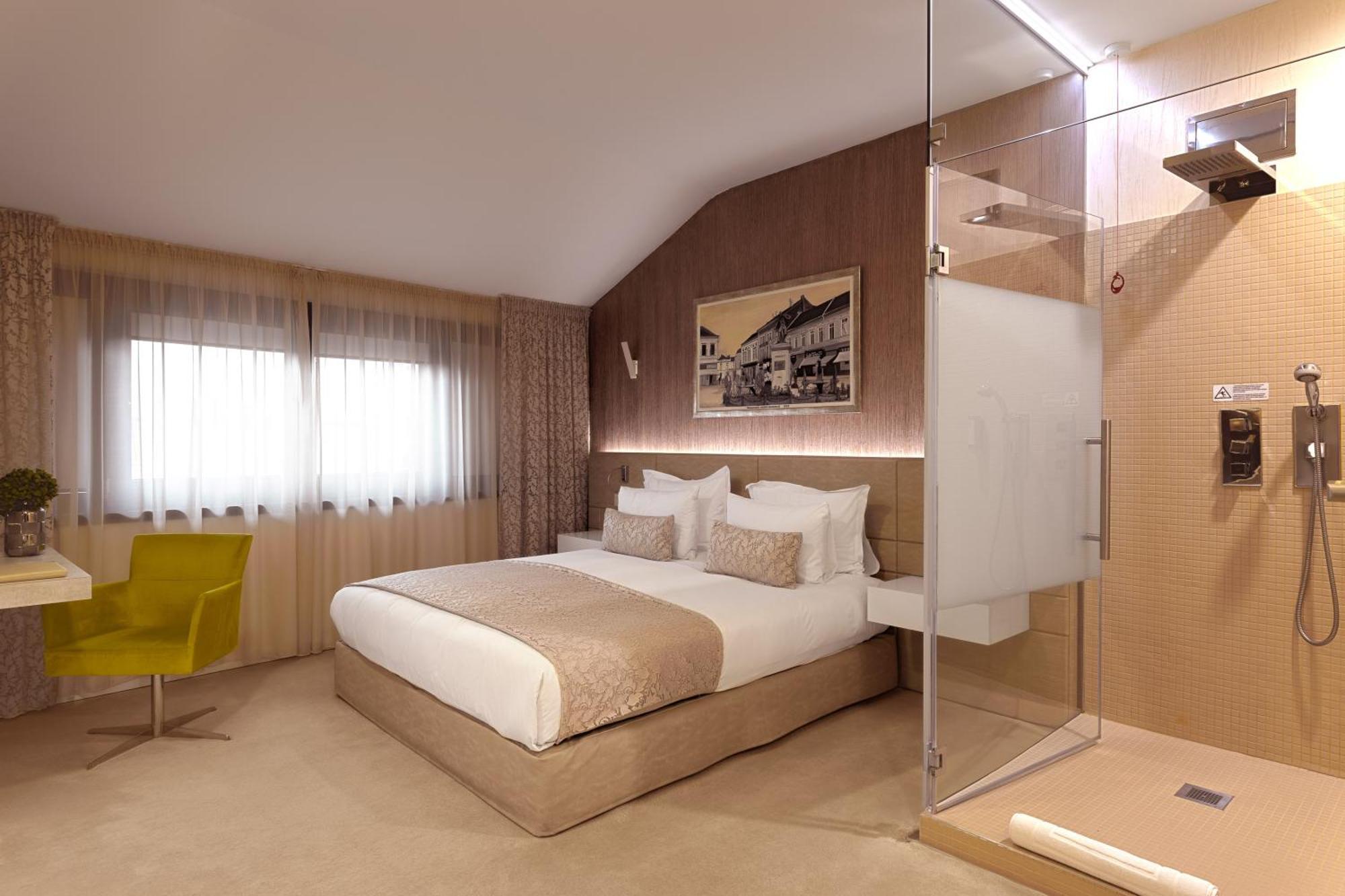 Hotel Vila Class Satu Mare Eksteriør bilde